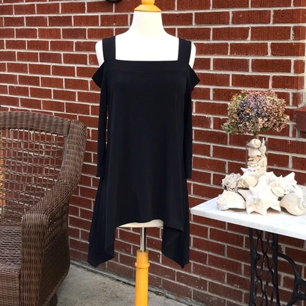 Kim & Cami Cold Shoulder Top